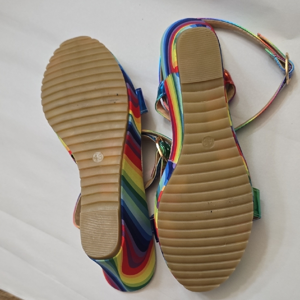 Colorful Strappy Wedge Sandals - Picture 10 of 12
